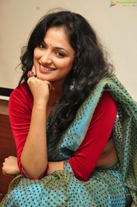 Swapna Sundari Hari Priya