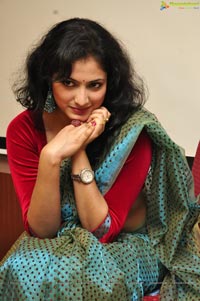 Swapna Sundari Hari Priya