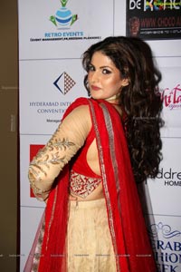 Zarine Khan at Hyderabad Fashion Week 2013