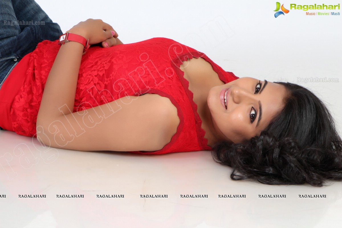 Tanusha (Exclusive)