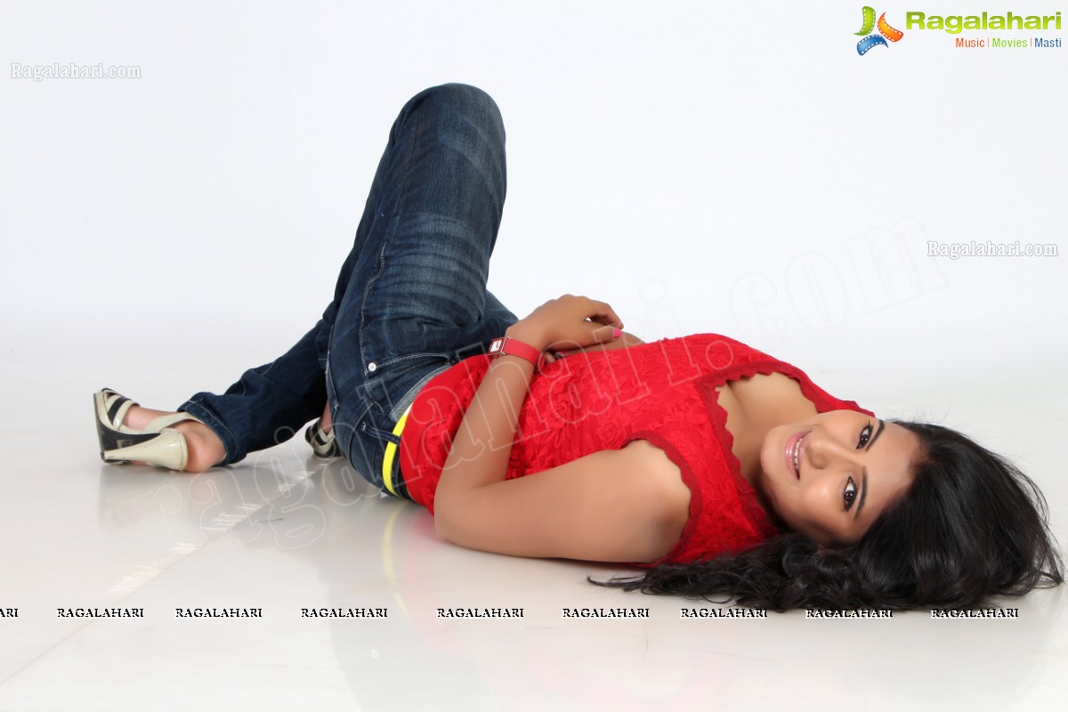 Tanusha (Exclusive)