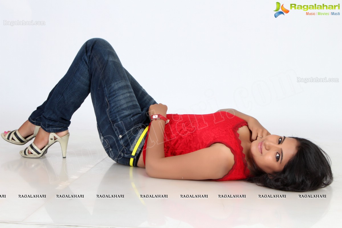 Tanusha (Exclusive)