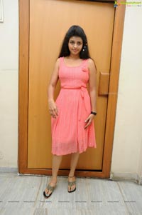 Telugu Heroine Ashwi