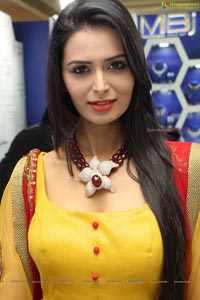 Meenakshi Dixit