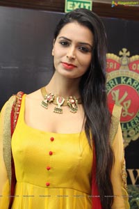 Meenakshi Dixit