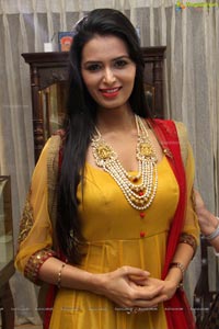 Meenakshi Dixit