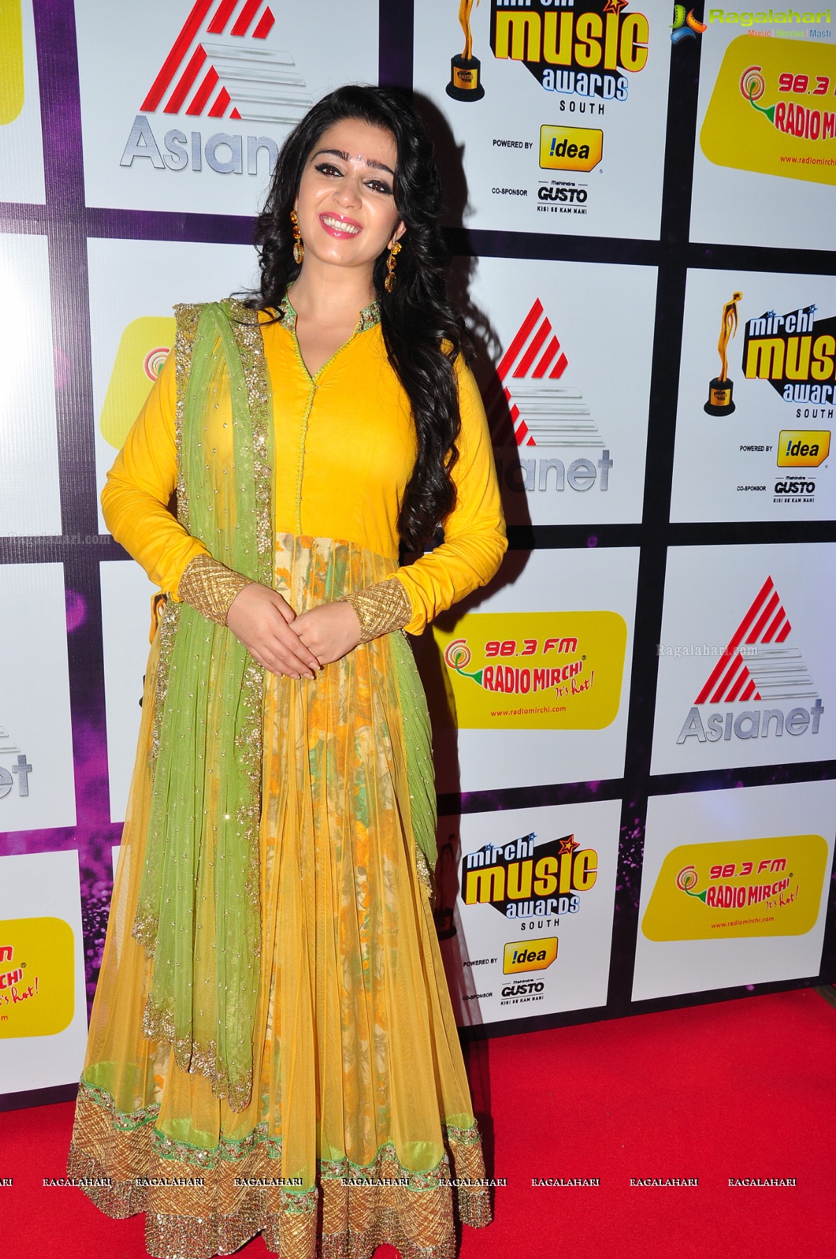 Charmme Kaur at Mirchi Music Awards 2014, Exclusive Photos
