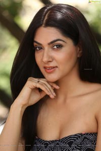 Sakshi Chowdary Photos