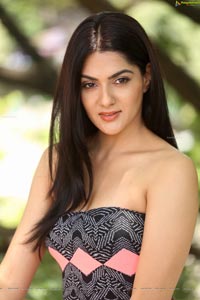 Sakshi Chowdary Photos