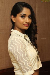 Sandhya Raju