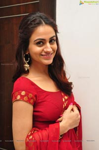 Aksha Pardasany