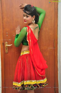 Hyderabad Dancer Riya