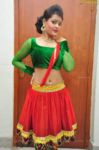 Hyderabad Dancer Riya