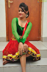 Hyderabad Dancer Riya