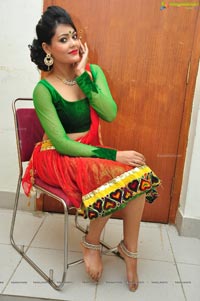 Hyderabad Dancer Riya