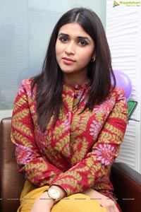 Kaaval Heroine Mannara Chopra Photos