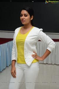 Satna Titus Photos