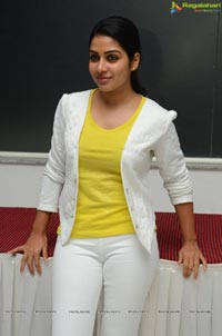 Satna Titus Photos