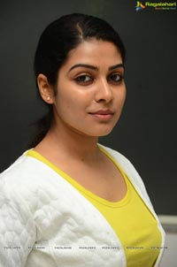 Satna Titus Photos