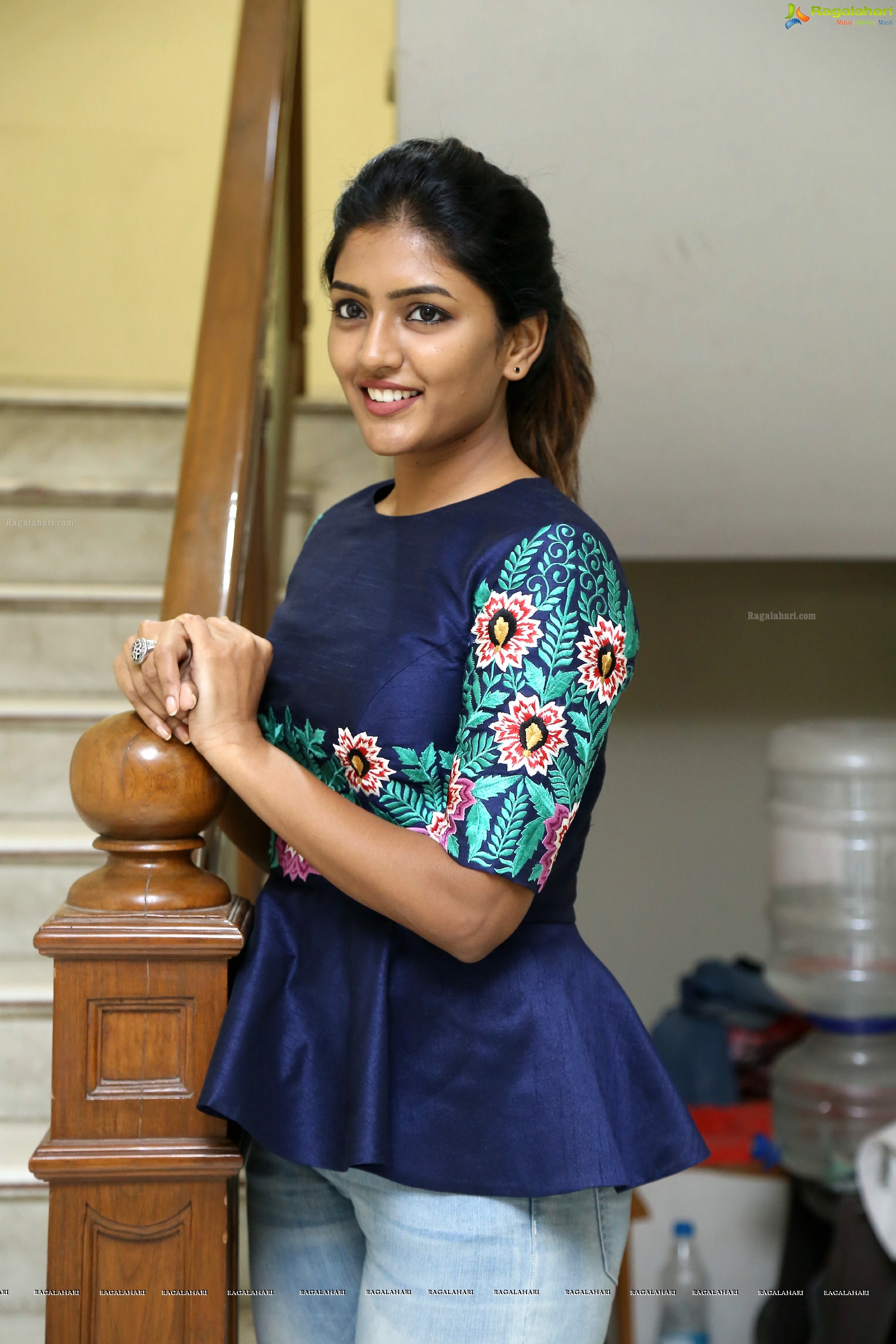 Eesha Rebba at Darsakudu Movie Press Meet - HD Gallery