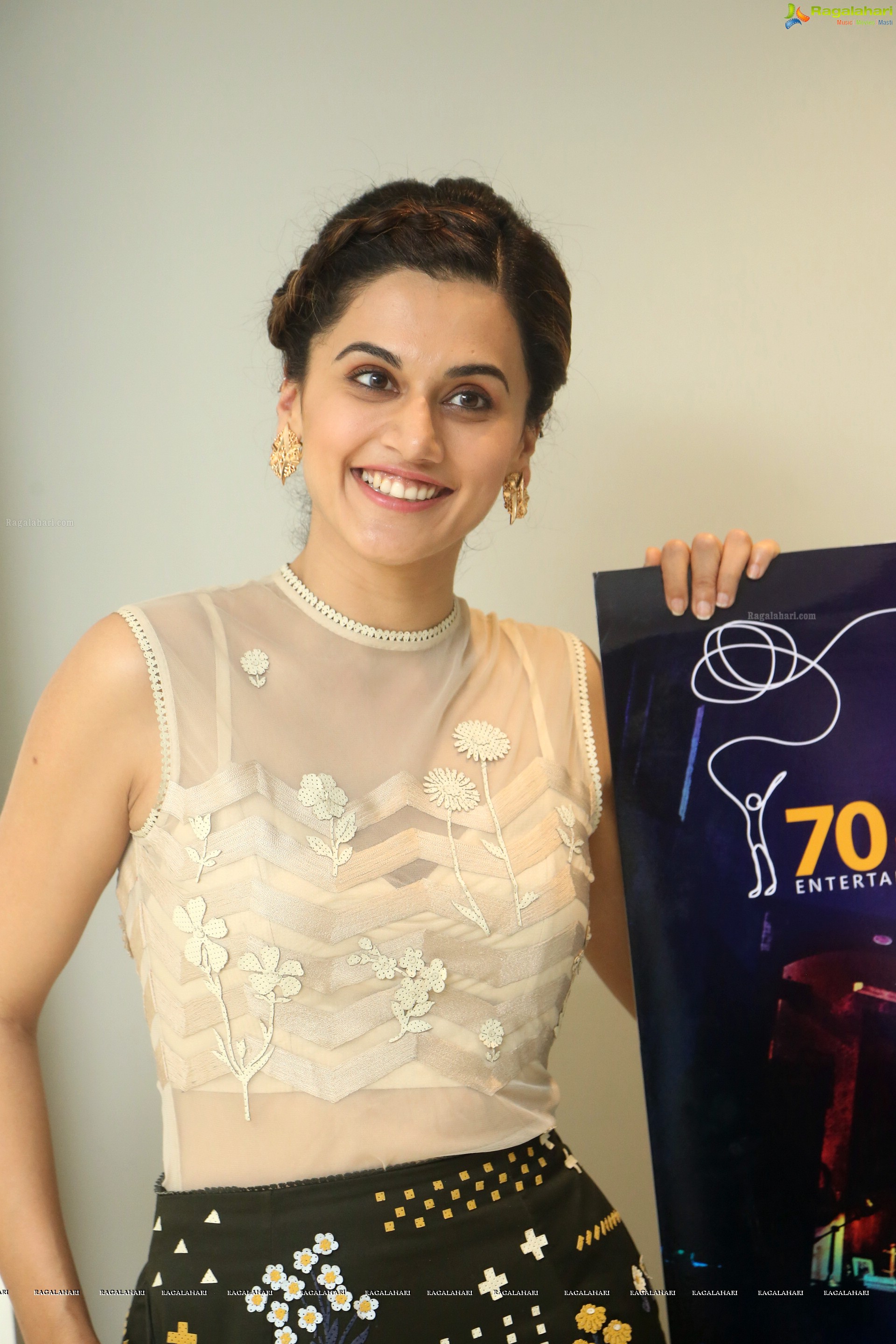 Taapsee Pannu (High Definition)