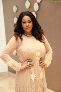 Mumaith Khan