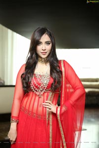 Angela Krislinzki