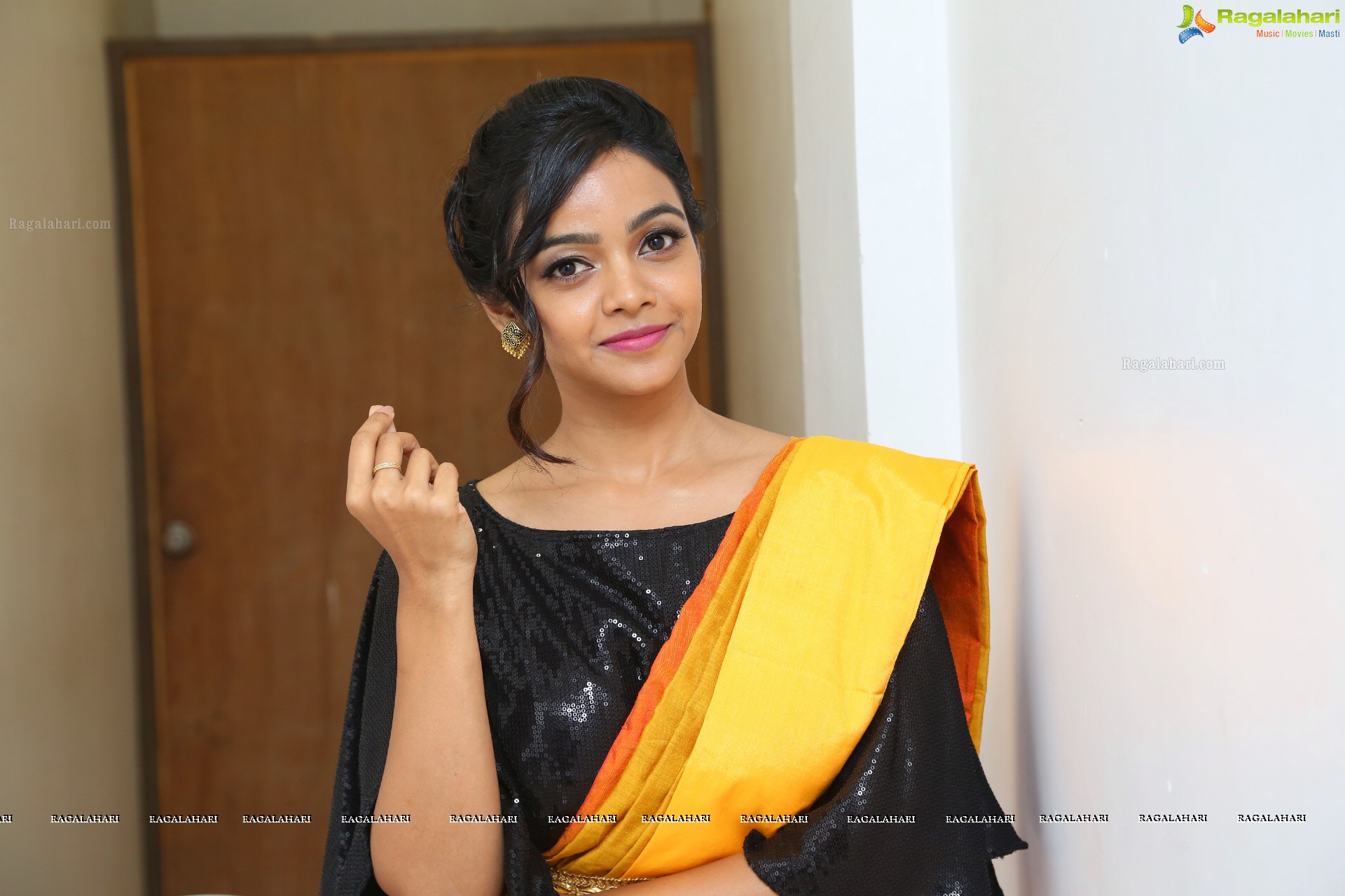 Nithya Shetty at Kalamandir Foundation 10th Anniversary Celebrations (High Definition Photos)