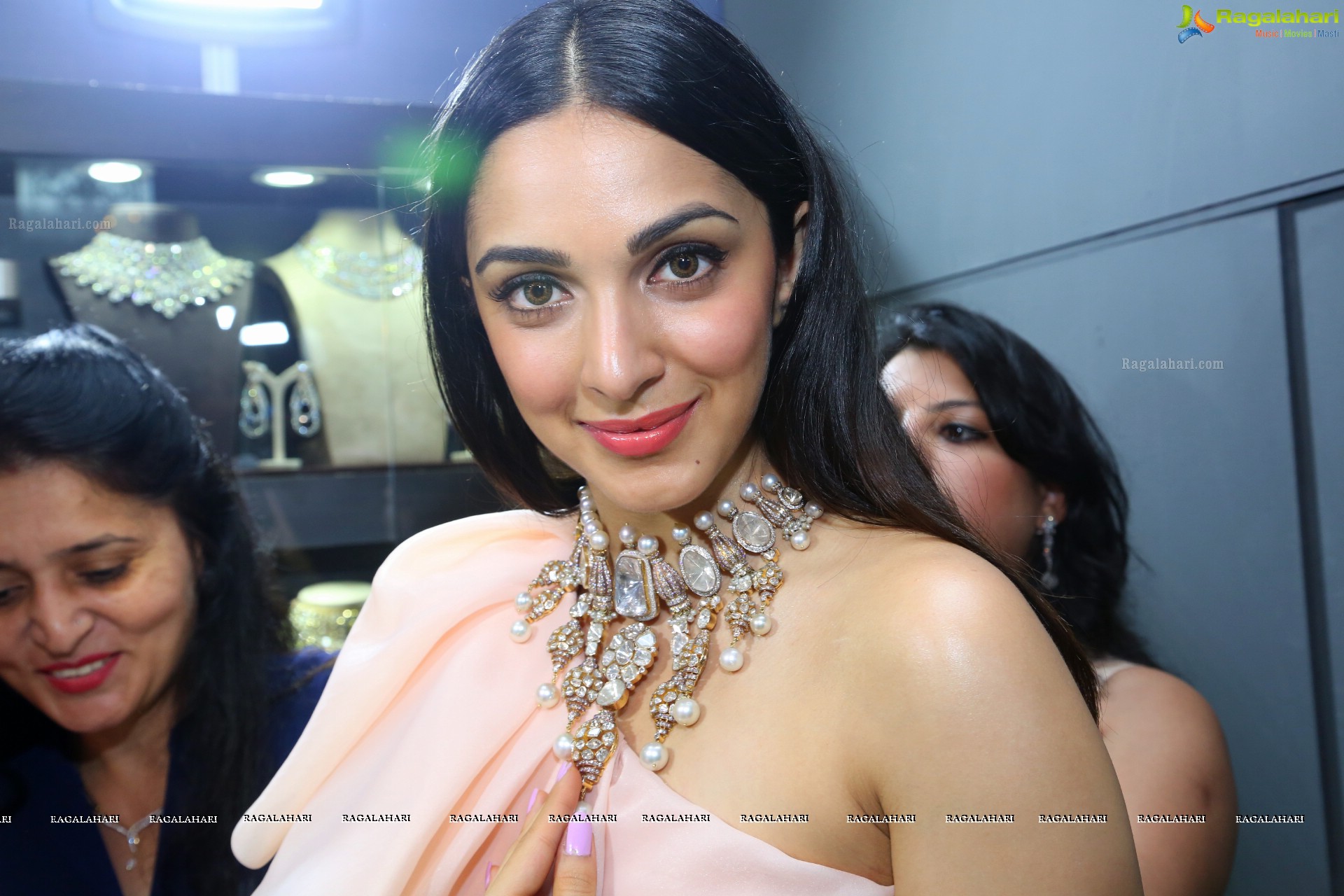 Kiara Advani at The Statement - Biggest Jewellery Exhibition (High Definition)