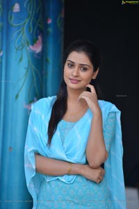 Payal Rajput RX 100