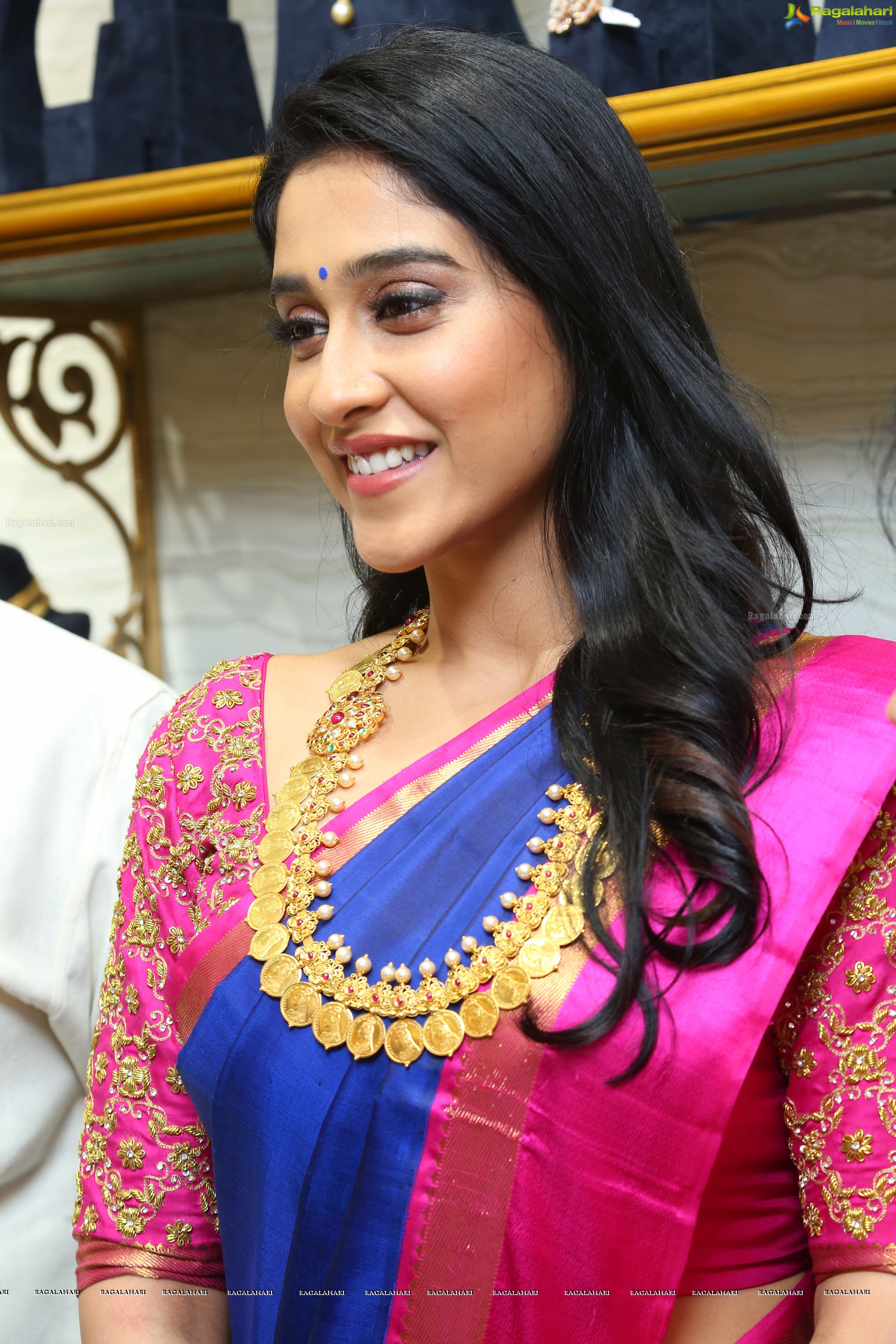 Regina Cassandra at Hiyaa and Laasya Jewellers (High Definition Photos)