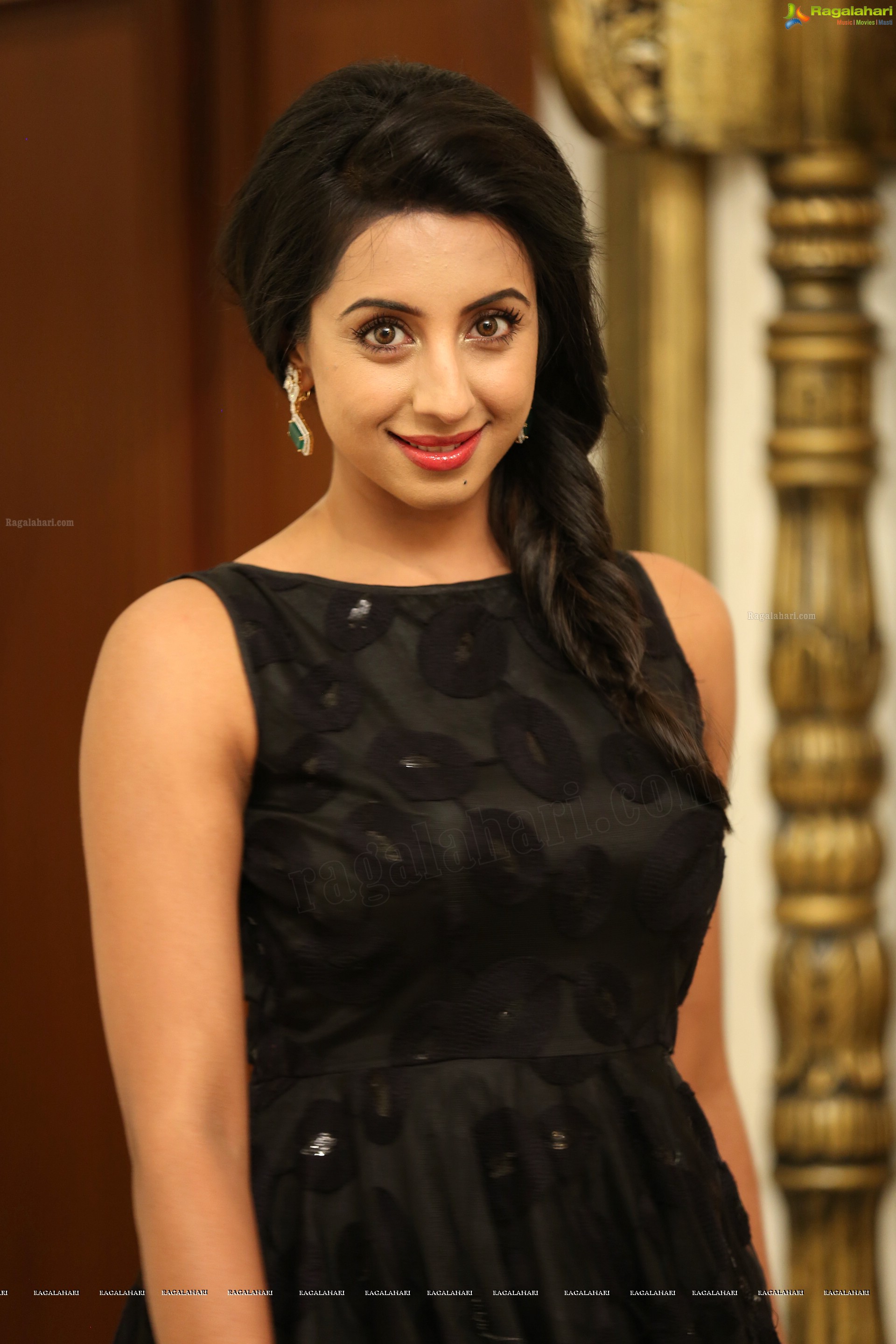 Sanjjanaa Galrani (High Definition)