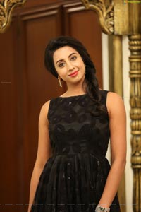 Heroine Sanjjanaa Galrani