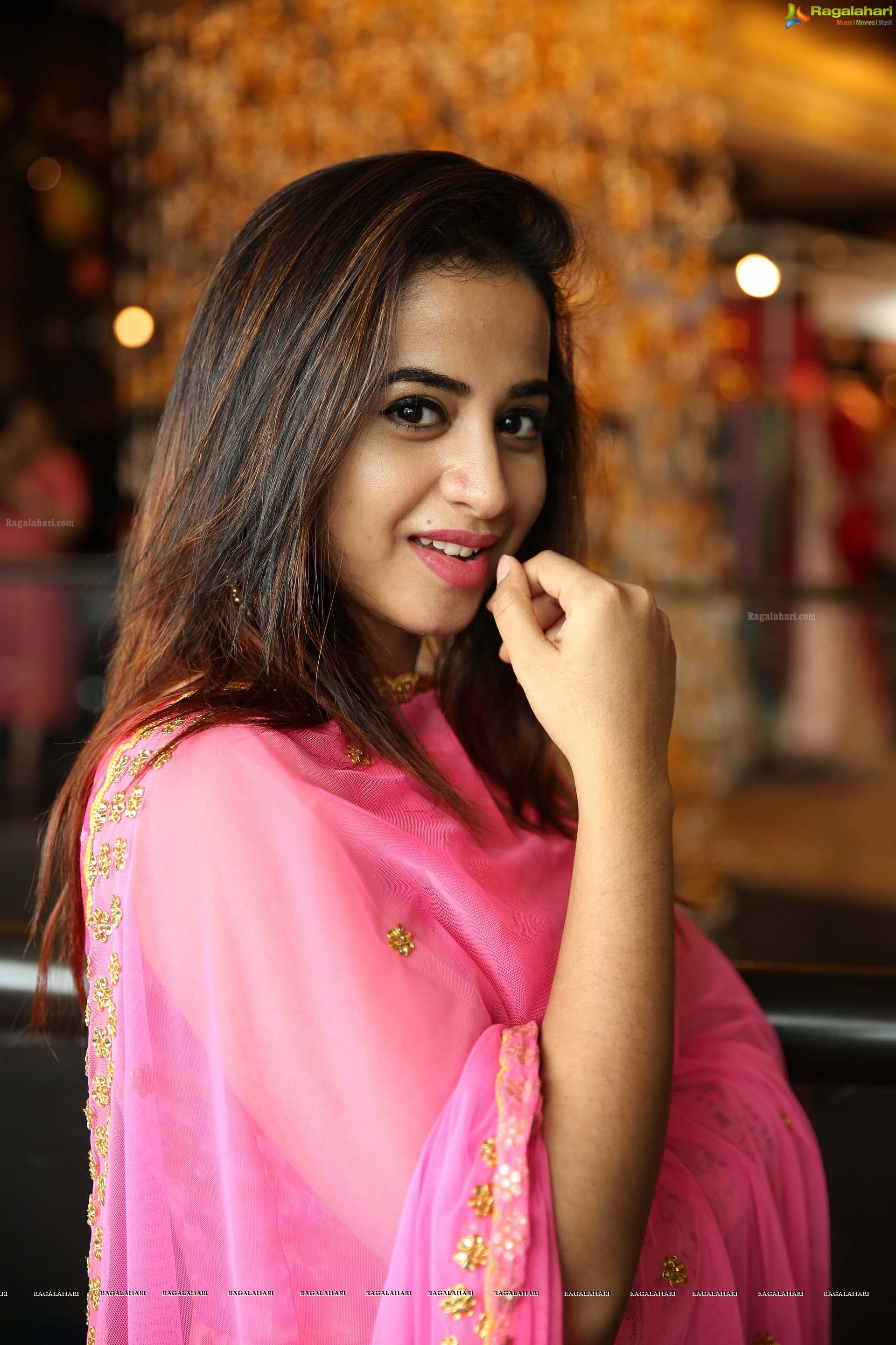 Swathi Deekshith at Akritti Exhibition (High Definition)