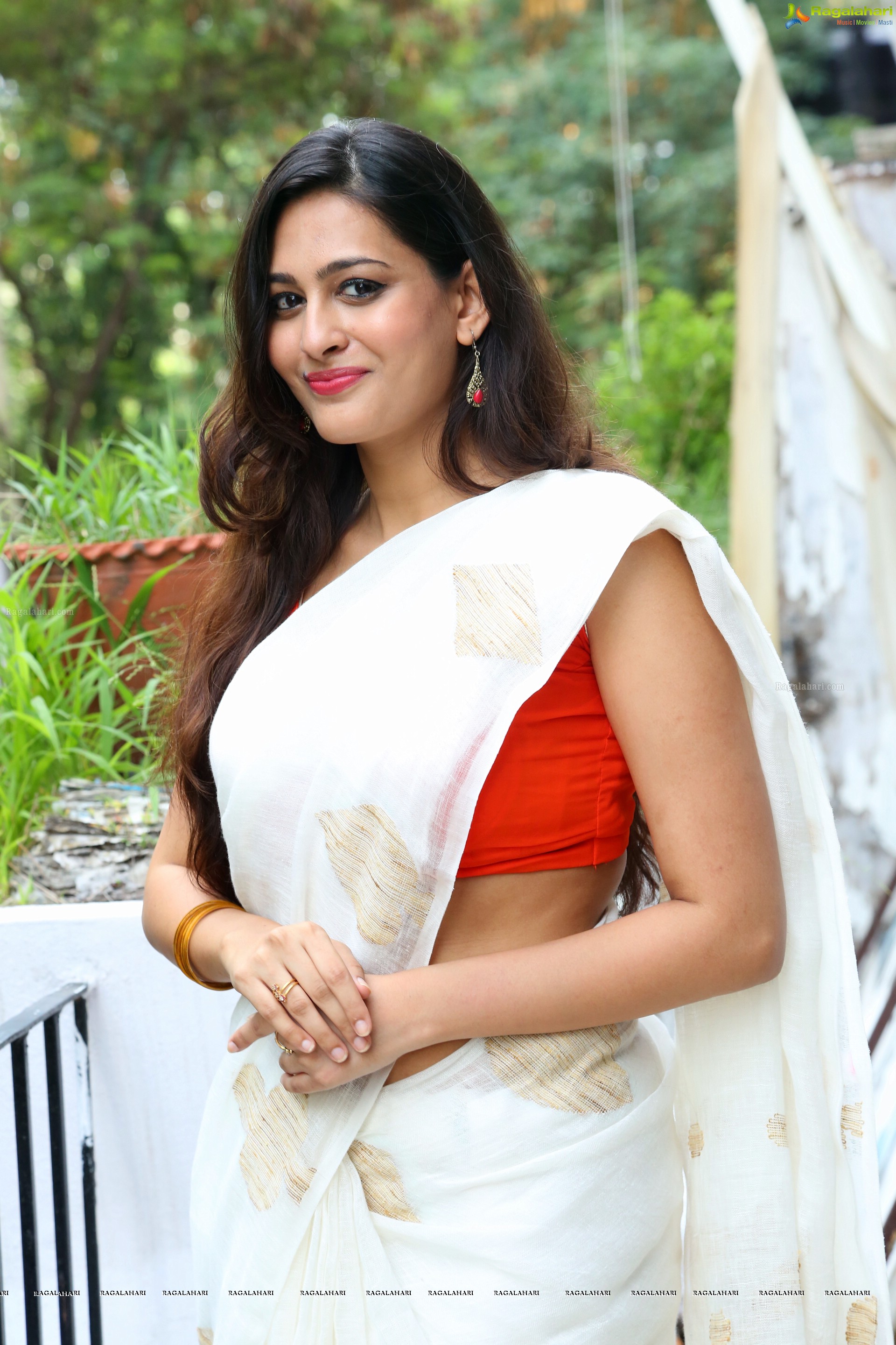 Swetha Jadhav at Silk and Cotton Exhibition Curtain Raiser - HD Gallery