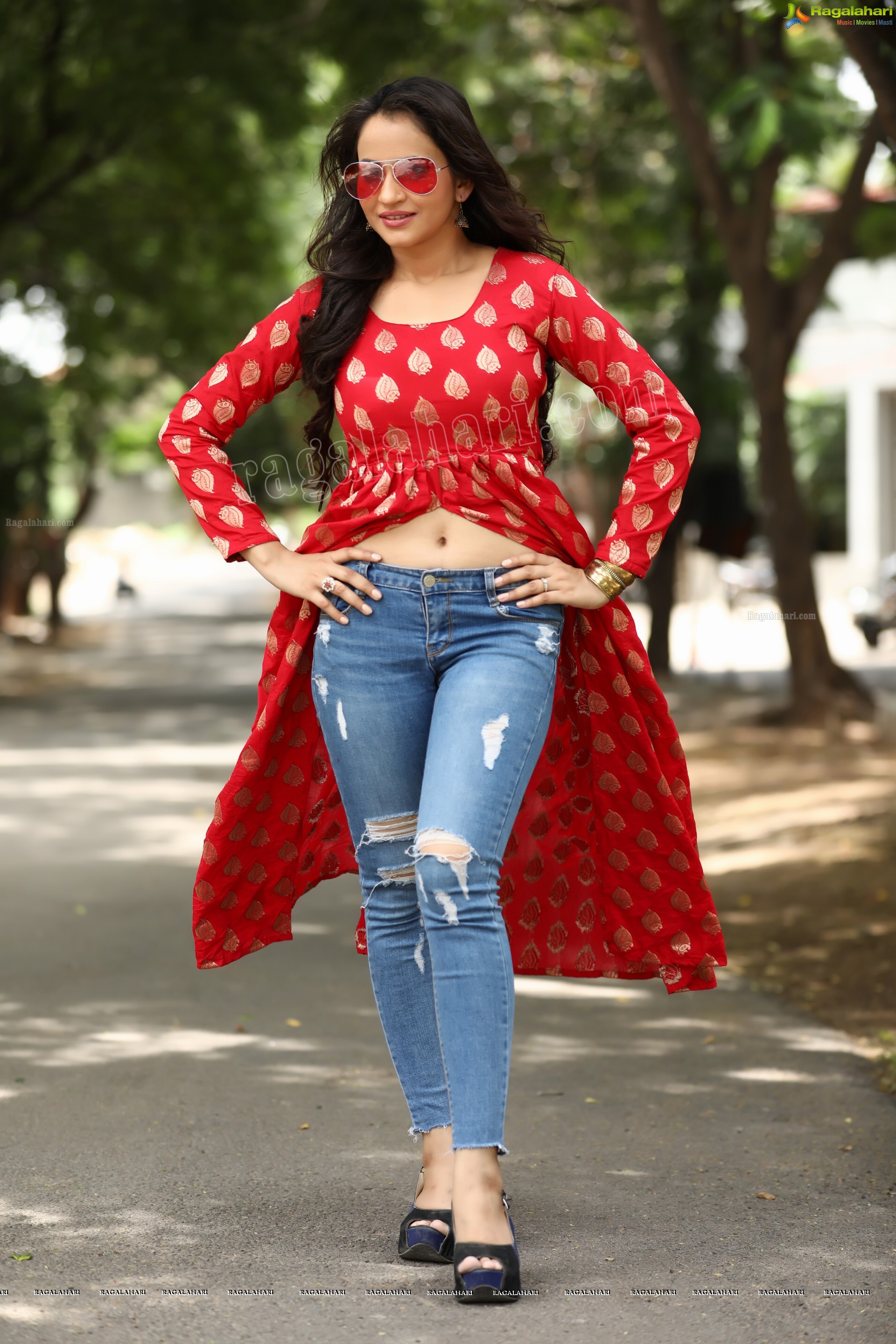 Khushboo Naaz (Exclusive Photo Shoot) (High Definition)