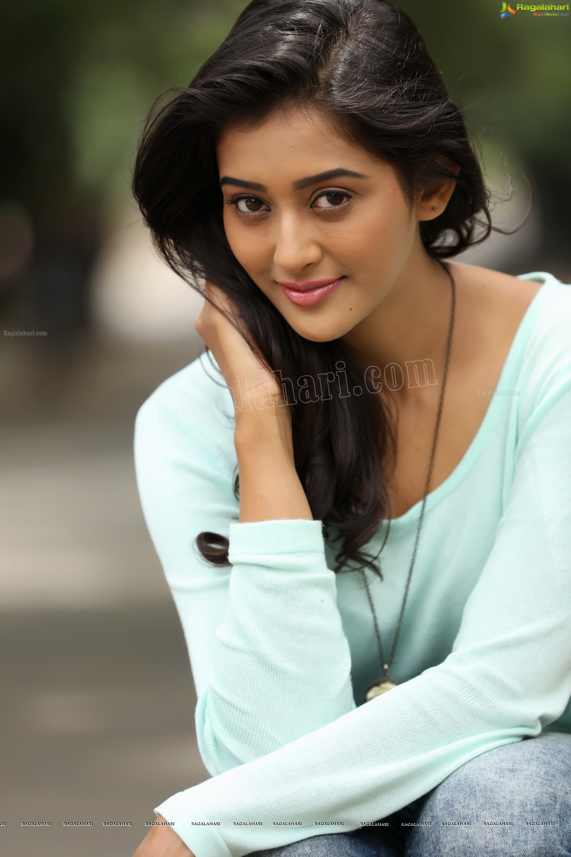 Pooja Jhaveri (Exclusive Photo Shoot) (High Definition)