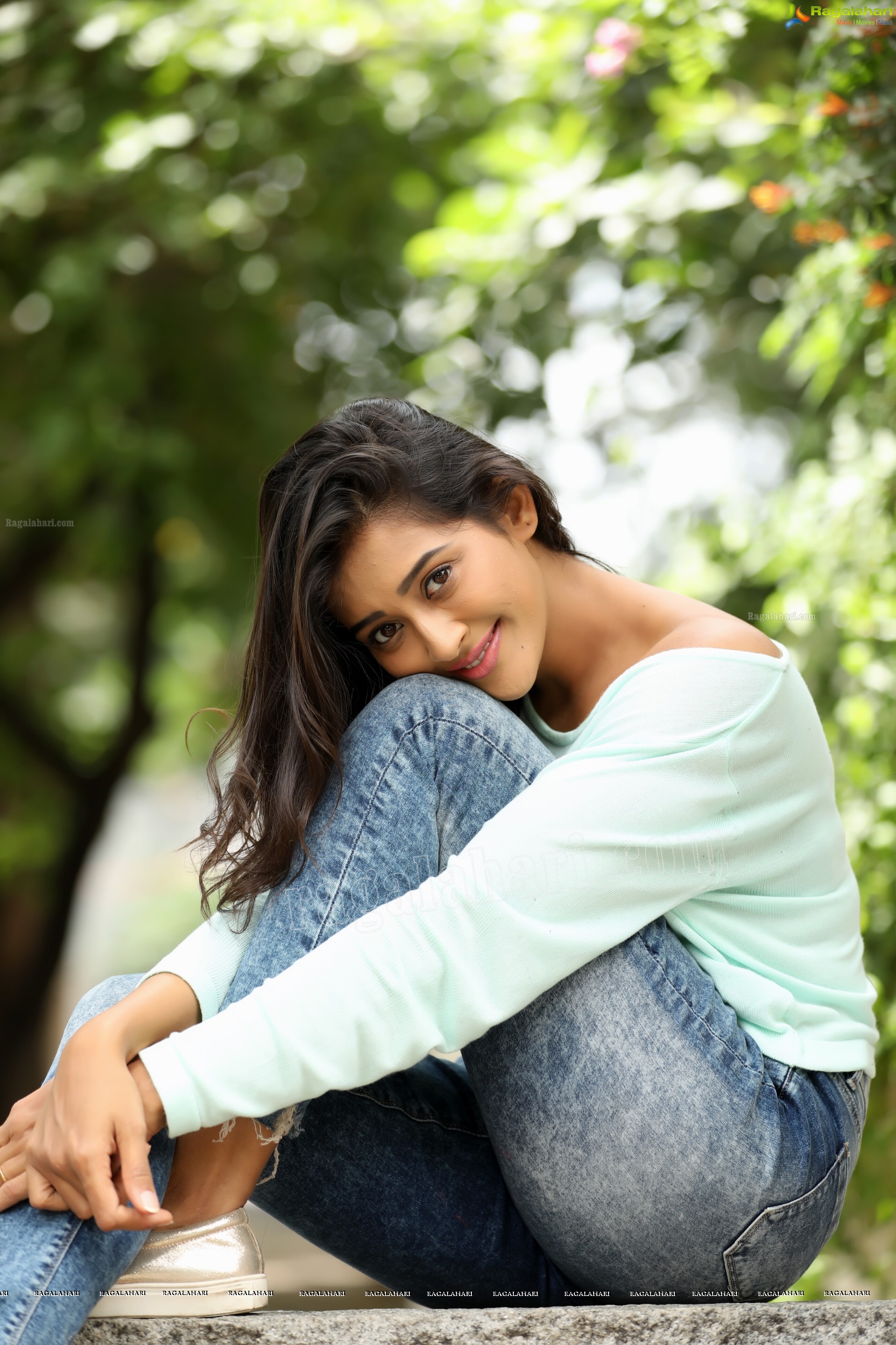 Pooja Jhaveri (Exclusive Photo Shoot) (High Definition)