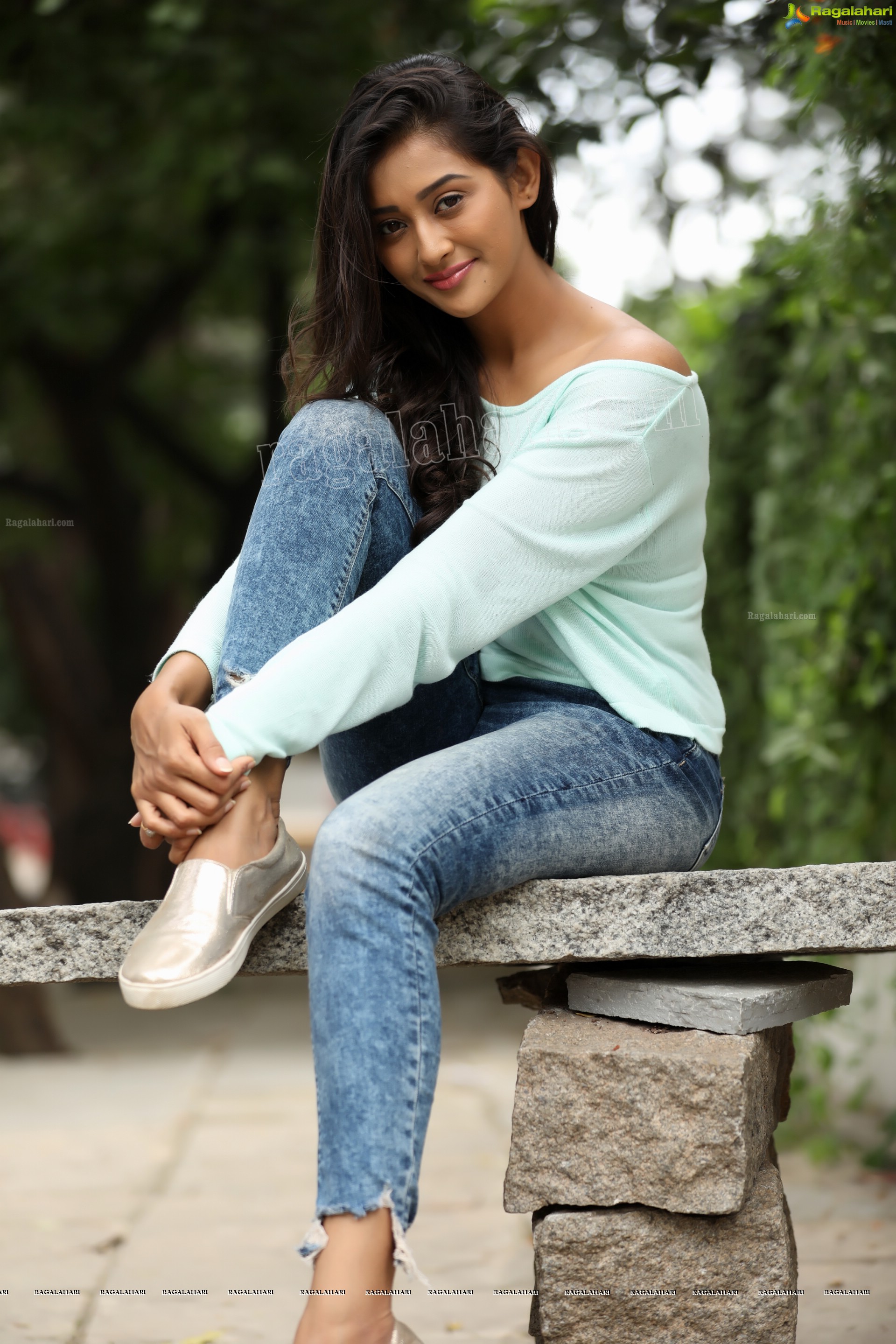 Pooja Jhaveri (Exclusive Photo Shoot) (High Definition)