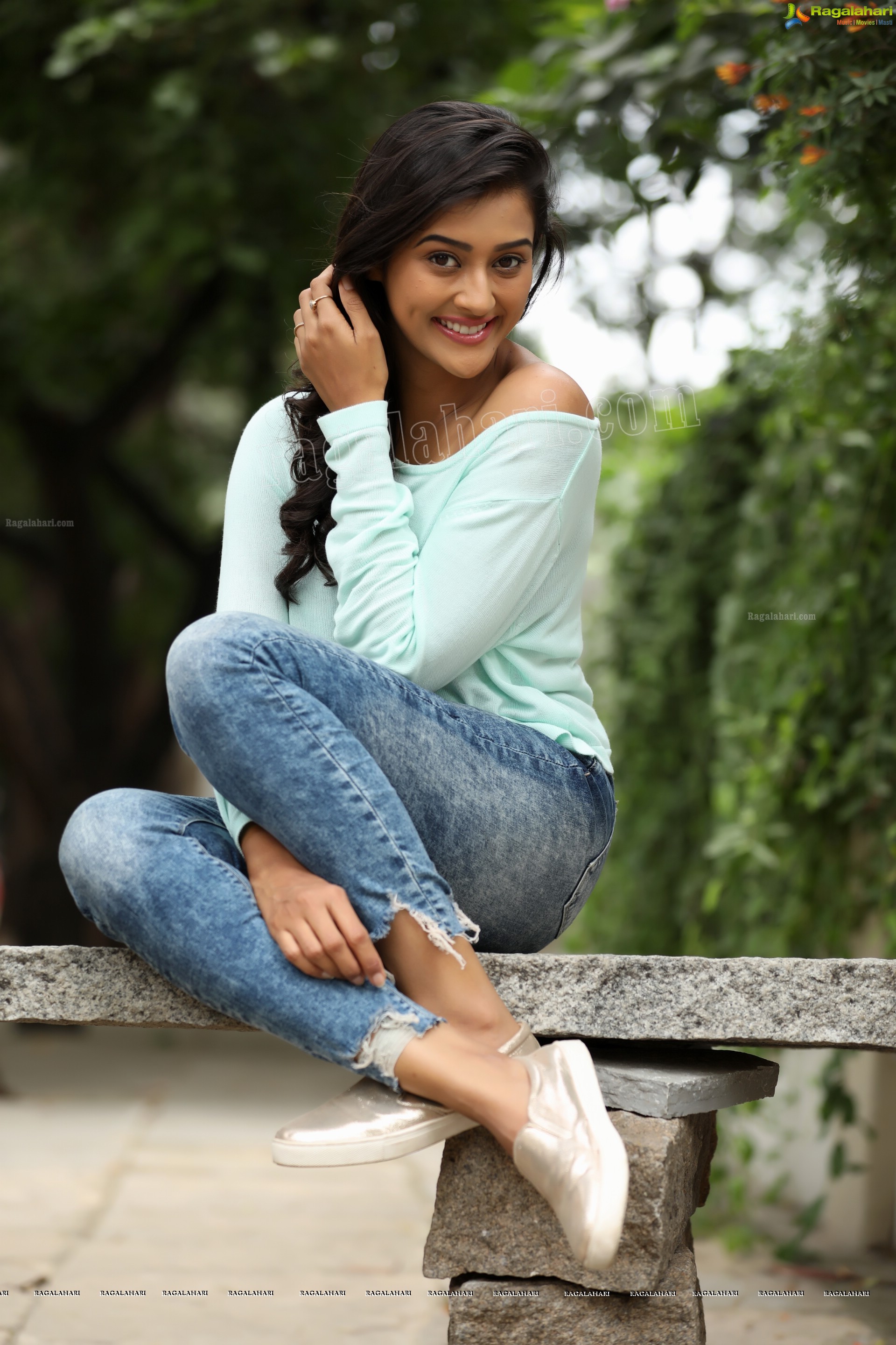 Pooja Jhaveri (Exclusive Photo Shoot) (High Definition)