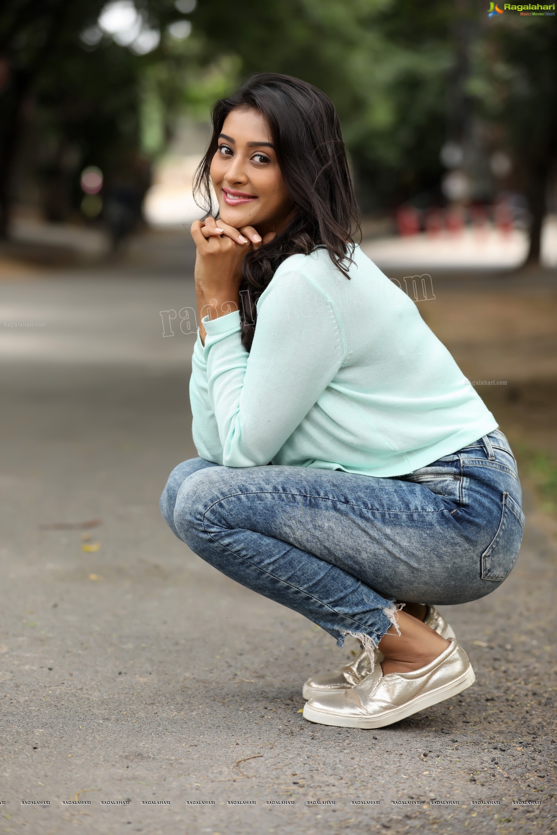 Pooja Jhaveri (Exclusive Photo Shoot) (High Definition)