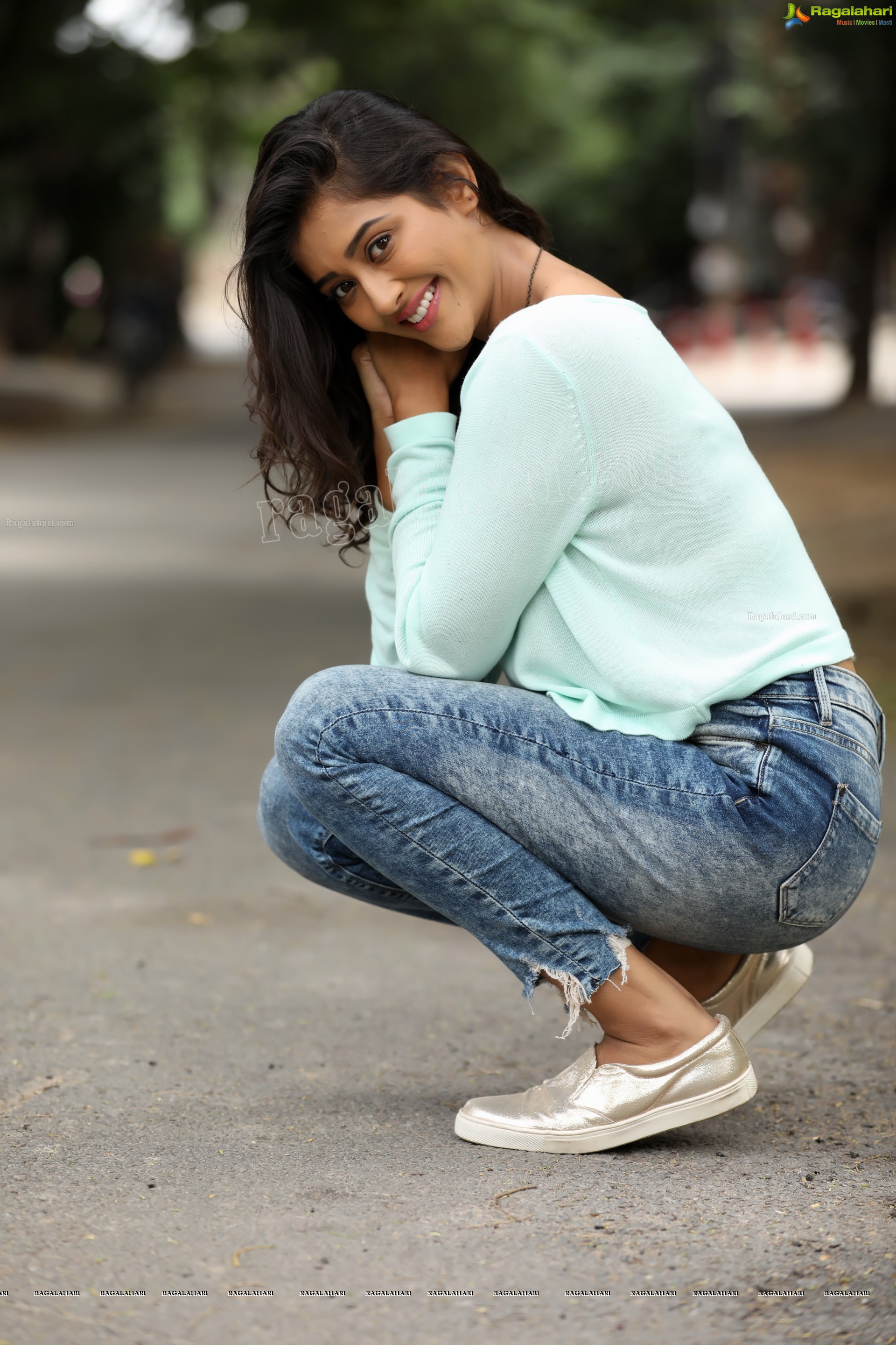 Pooja Jhaveri (Exclusive Photo Shoot) (High Definition)