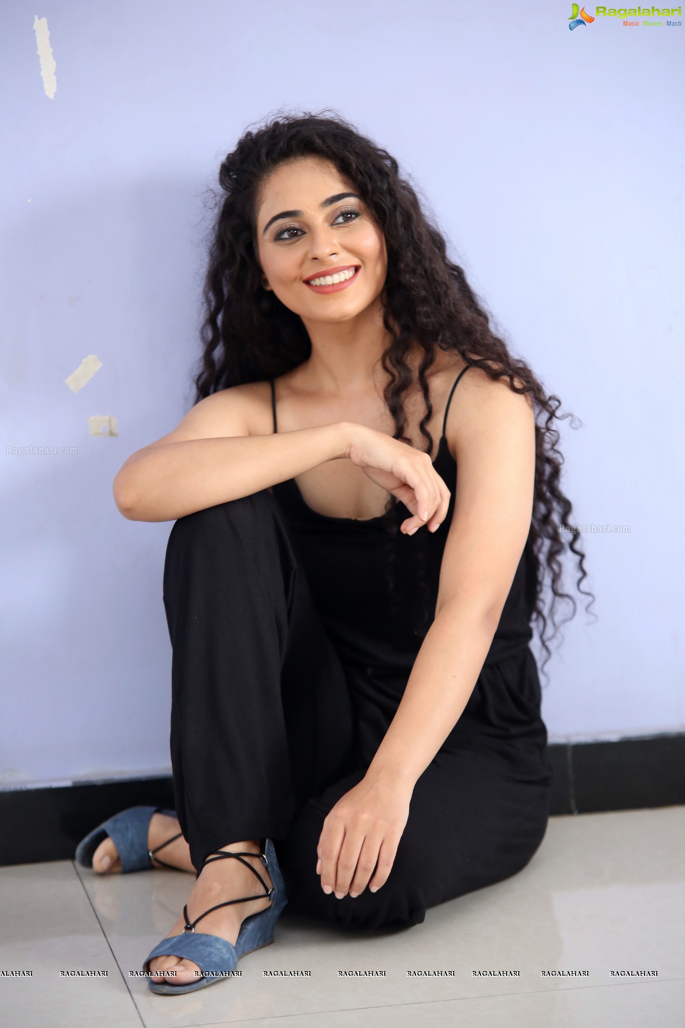 Payal Wadhwa at Pedavi Datani Matokatundhi Trailer Launch (Posters)