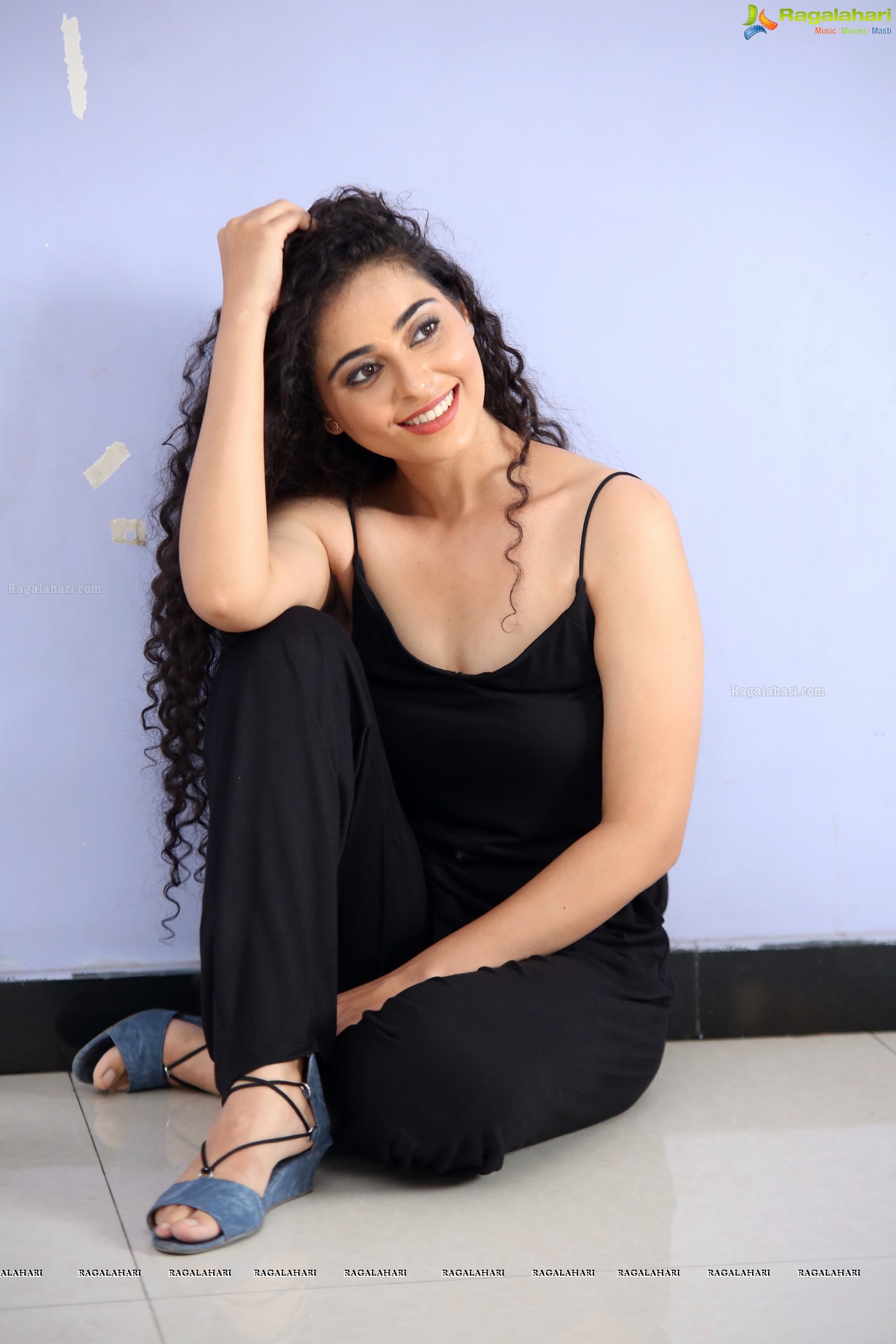 Payal Wadhwa at Pedavi Datani Matokatundhi Trailer Launch (Posters)