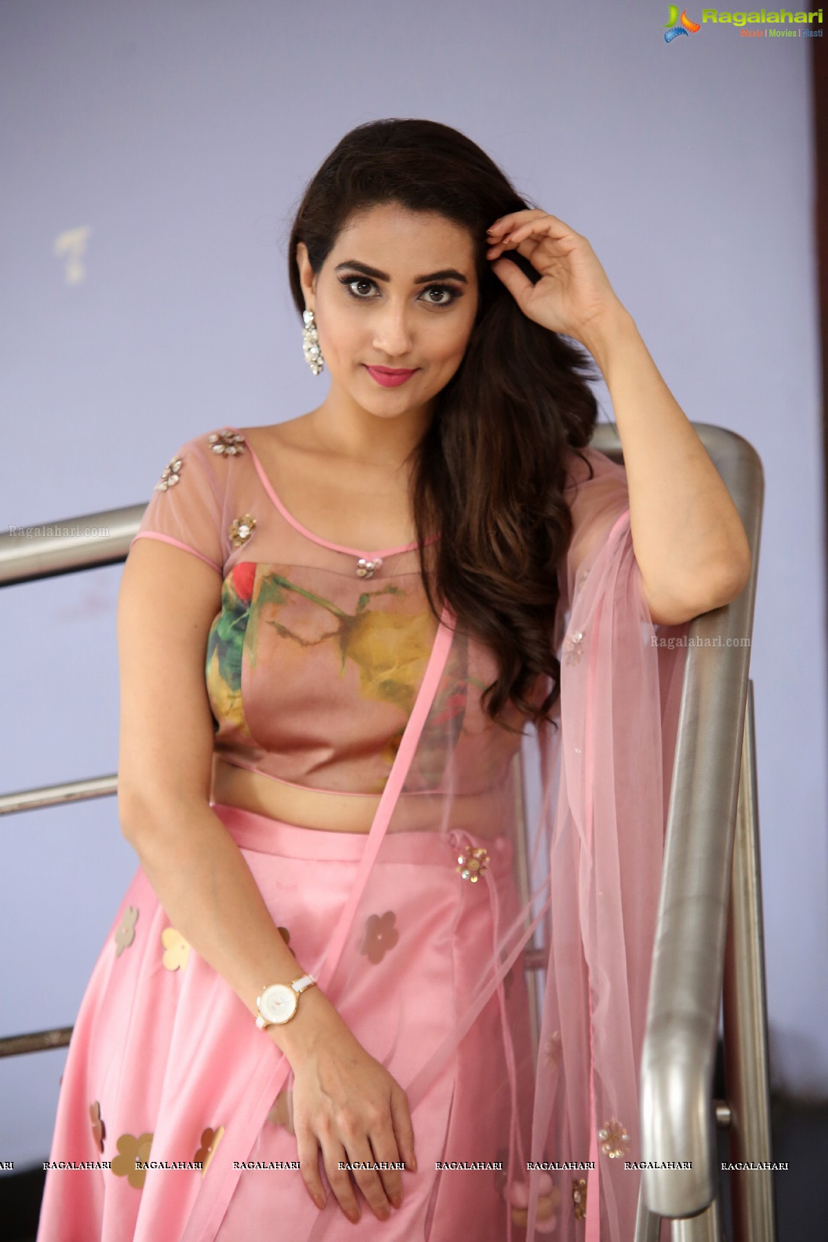 Manjusha at Nuvvu Thopu Raa Trailer Launch