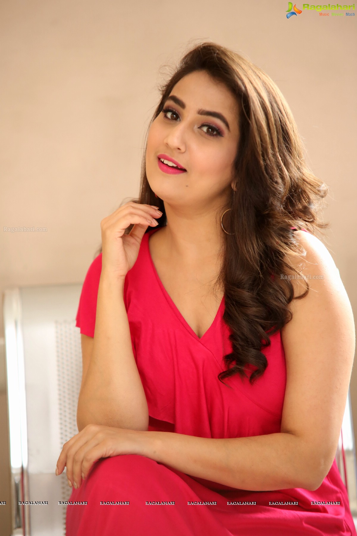 Manjusha at Saakshyam Press Meet