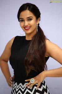 Telugu Heroine Pujita Ponnada