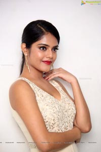 Riddhi Kumar