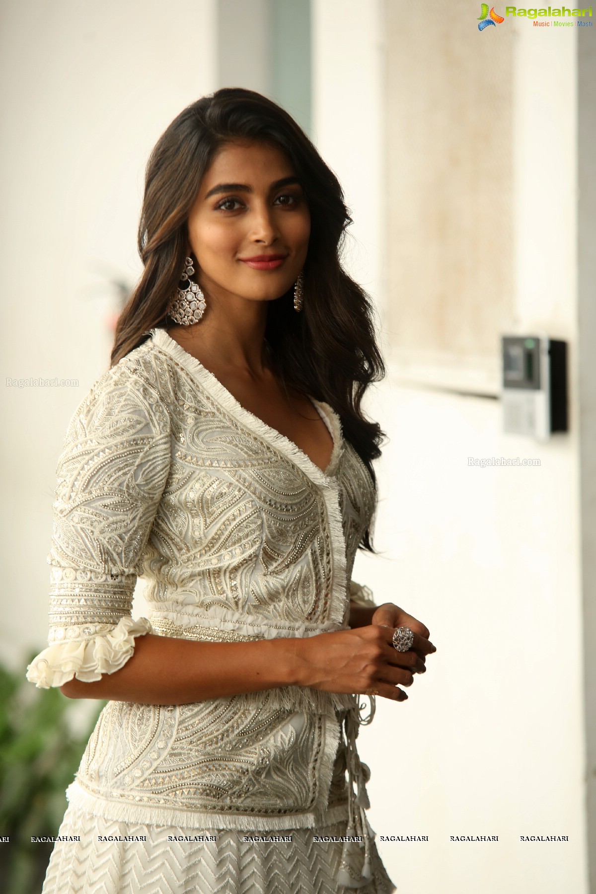 Pooja Hegde at Saakshyam Success Meet, Photo Gallery