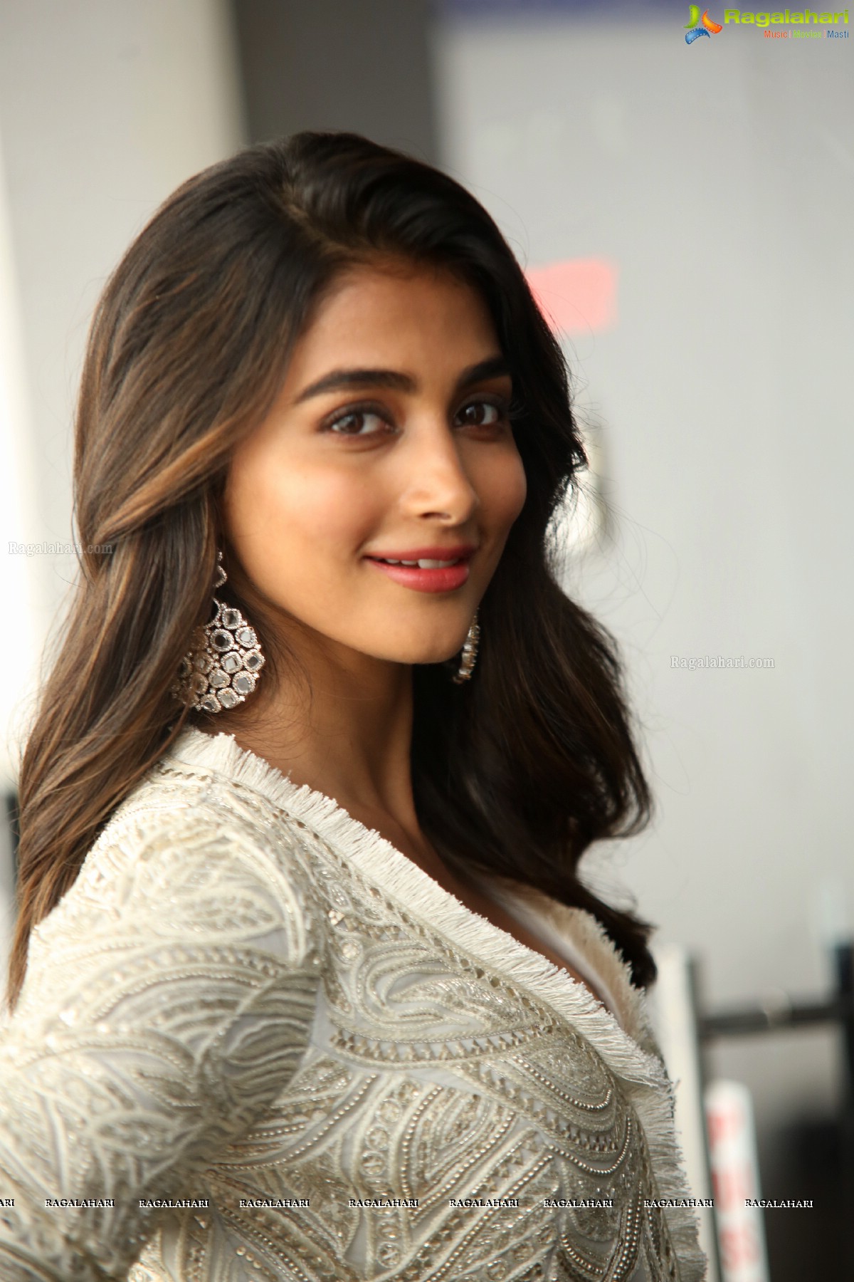 Pooja Hegde at Saakshyam Success Meet, Photo Gallery